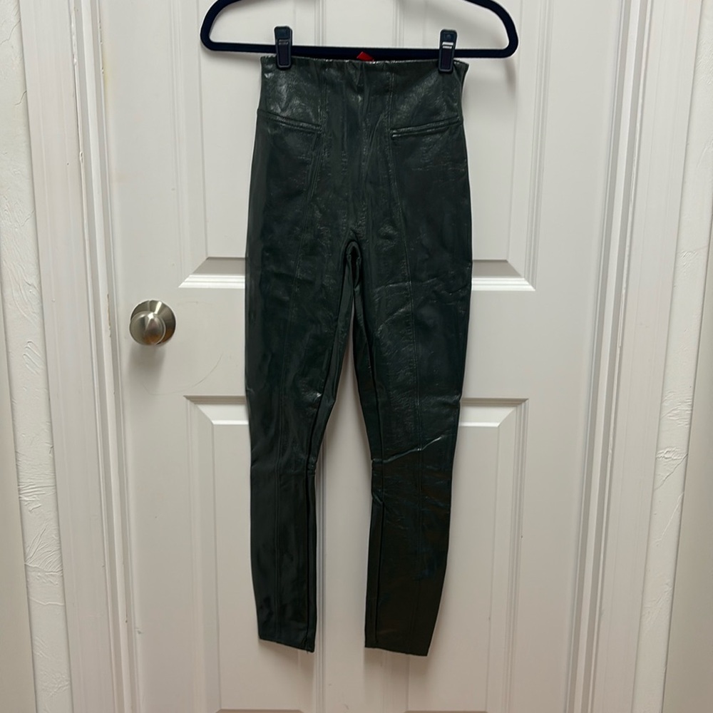 SPANX Forest Green Faux Patent Leather Legging Size X-SMALL Pants